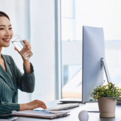 【アノアトピックス】午後の眠気は『水分不足』が原因かも？集中力を高める水分補給術