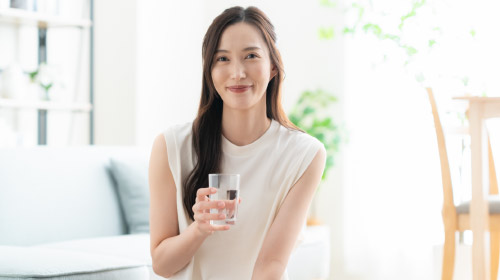 朝一杯の水が体に良い理由！おすすめの習慣とは